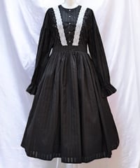 トーションレース付きワンピース（BK×WH）
