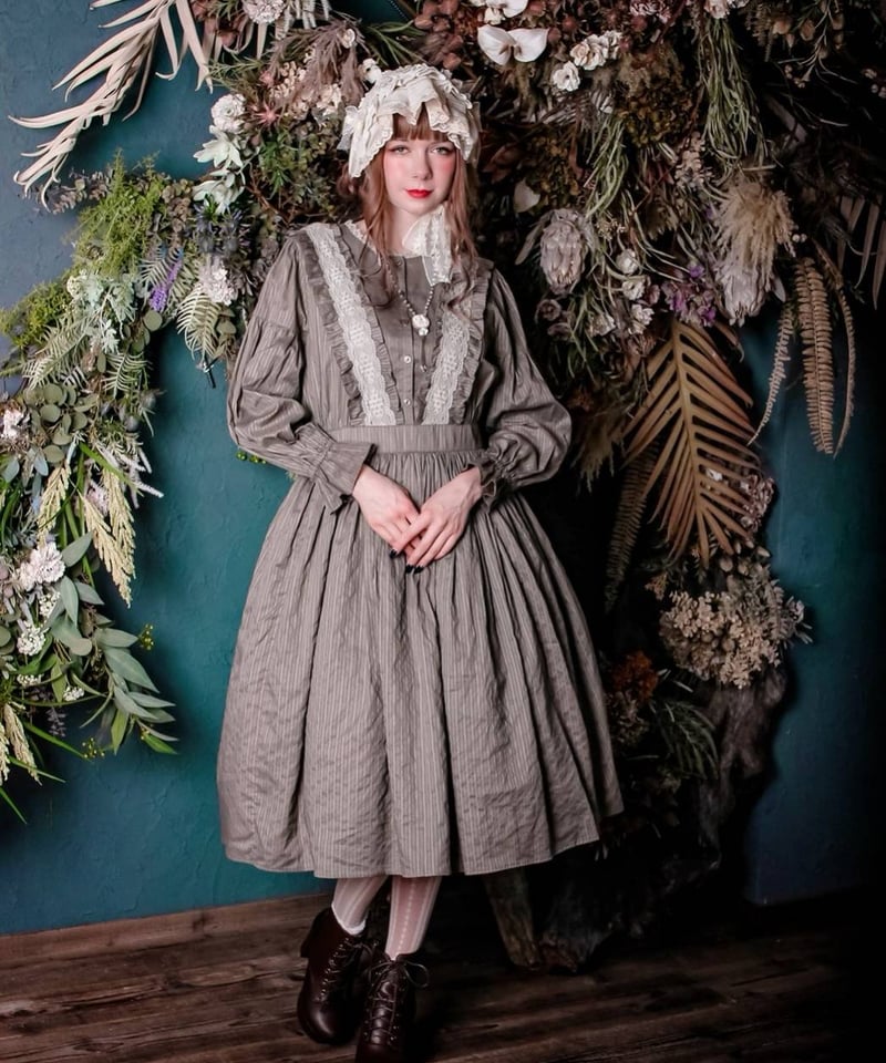 トーションレース付きワンピース（BK×WH） | Perla nell' ostrica