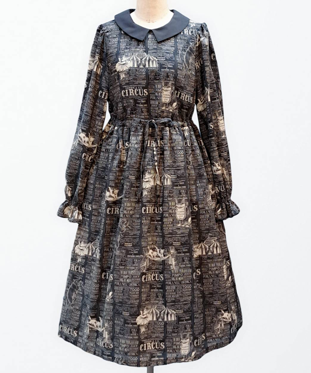 キャットサーカス襟付きワンピース（ブラック） | Perla nell' ostrica