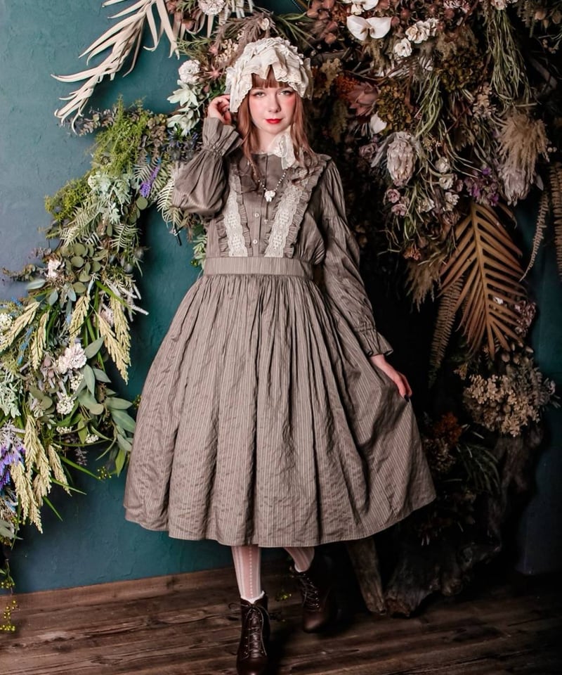 トーションレース付きワンピース（BK×WH） | Perla nell' ostrica