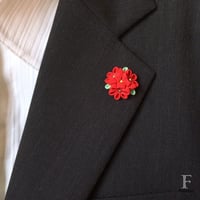 3色＊つまみ細工　小さな丸つまみのブーケ　ピンバッジ（メンズブローチ）