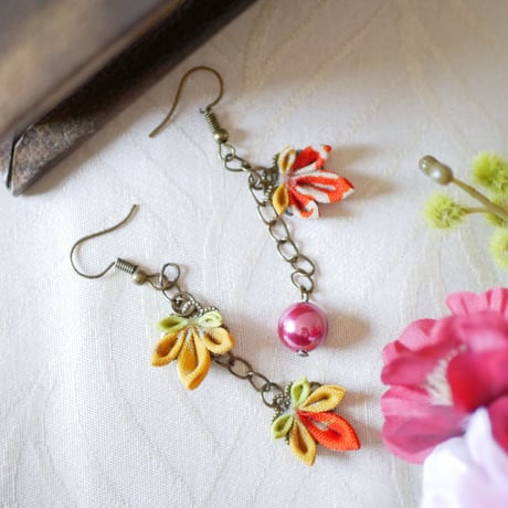 [限定]つまみ細工　紅葉　チェーンピアス