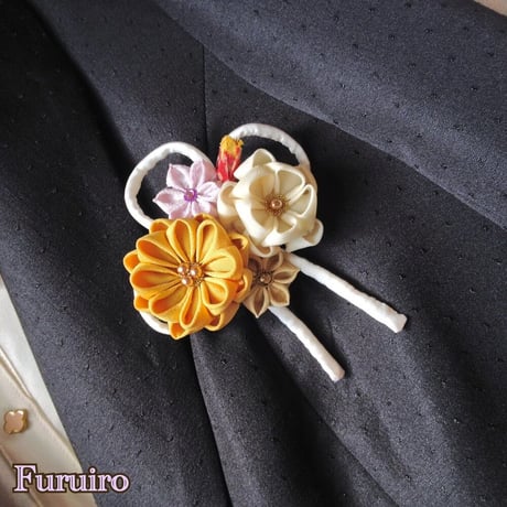 つまみ細工　フクジュソウ　2Wayヘアクリップ・ブローチ