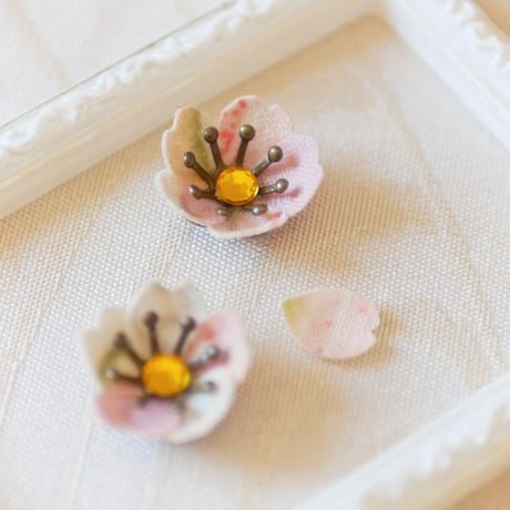 [限定]着物の桜 ～さくらいろ～　スタッドイヤリング