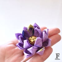 3色＊つまみ細工　スイレン（大）　2Wayヘアクリップ・ブローチ
