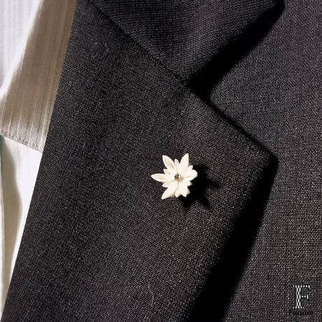 [限定]つまみ細工　雪の結晶　ピンバッジ（メンズブローチ）