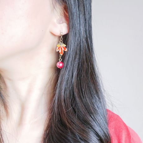 [限定]つまみ細工　紅葉　チェーンピアス