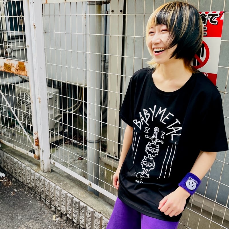 【新品未使用】BABYL ベビーメタル　タオル　ティシャツ他6点 BABYMETALタオル Tシャツ 仮面 キーホルダーおまけの服1着の6点