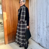 受注品★冬が楽しいスカート★25'26'秋冬●【No.14 最高なシルエット、ブラックチェック】★お手入れ簡単なのにこの高級感★共布ミニマフラー付き！