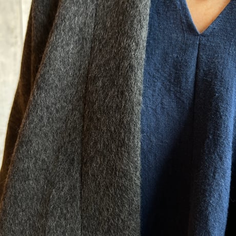 【受注品26'コート No.3 寒い日もドレスのようなコートで温かい幸せ^ ^  ウール100%のカシミヤ配合の毛並みがある四角コート、セミオーダー品、今だけ仕上がり1週間、グレー】