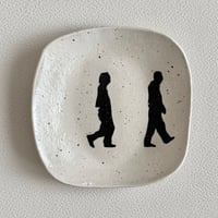 Silhouette Plate / "Two people walking" ◇ シルエットプレート「歩く」