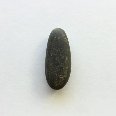 細長い石