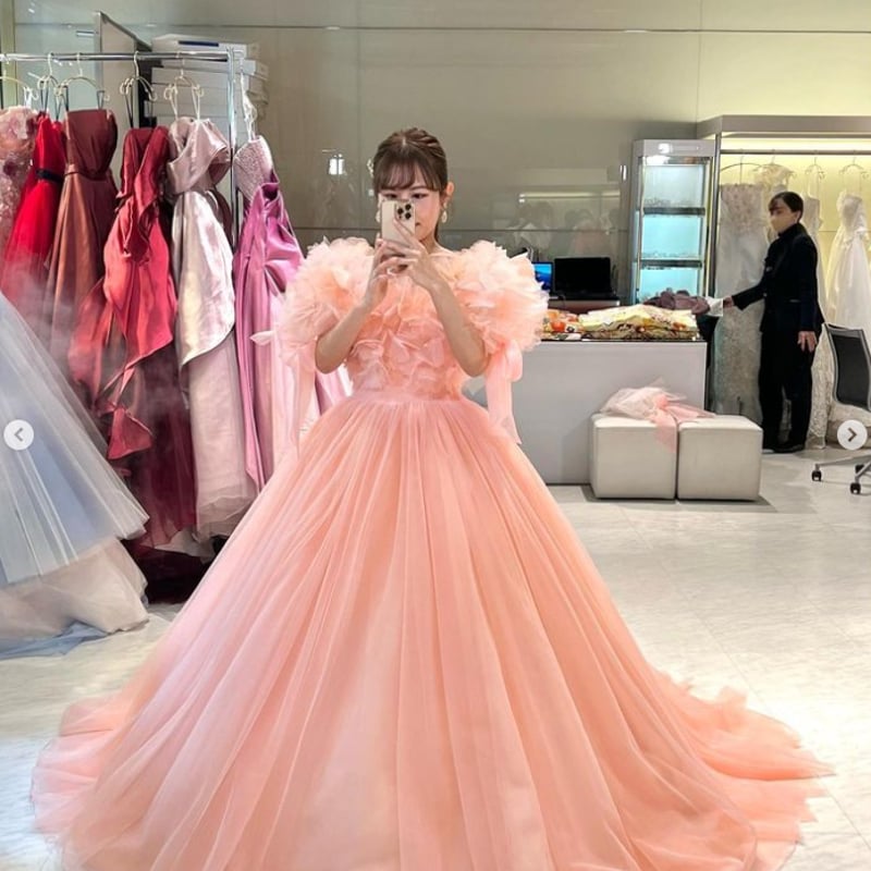 ウェディングドレス ピンク 上品！ プリンセスライン ラッフルフリル