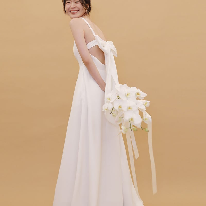 パーティードレス ホワイト キャミソール ふっくら柔らかなバック  