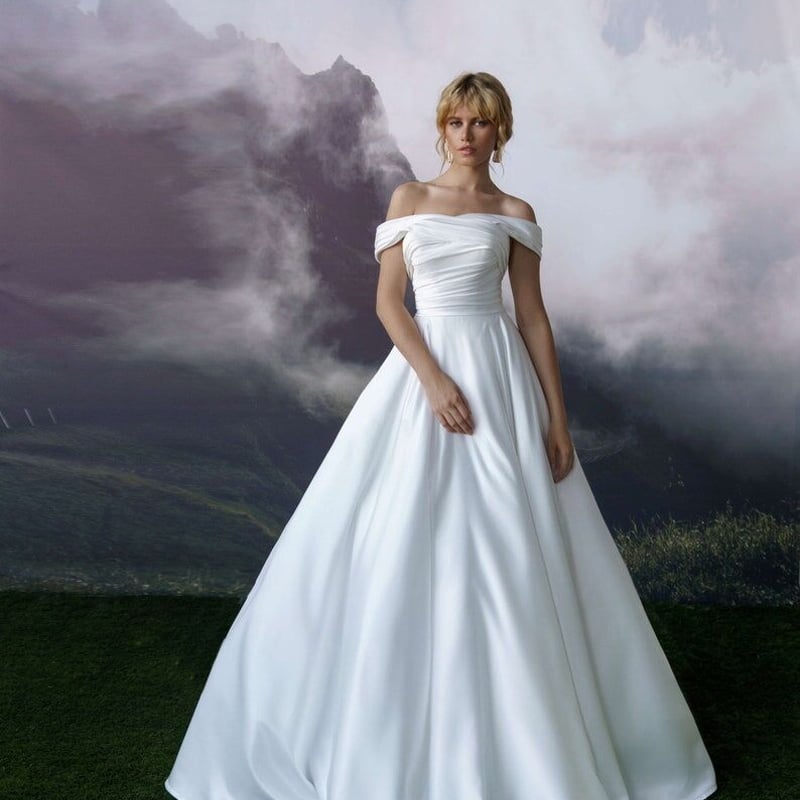 披露宴/結婚式 可愛い パーティードレス Aライン 光沢サテン オフ  