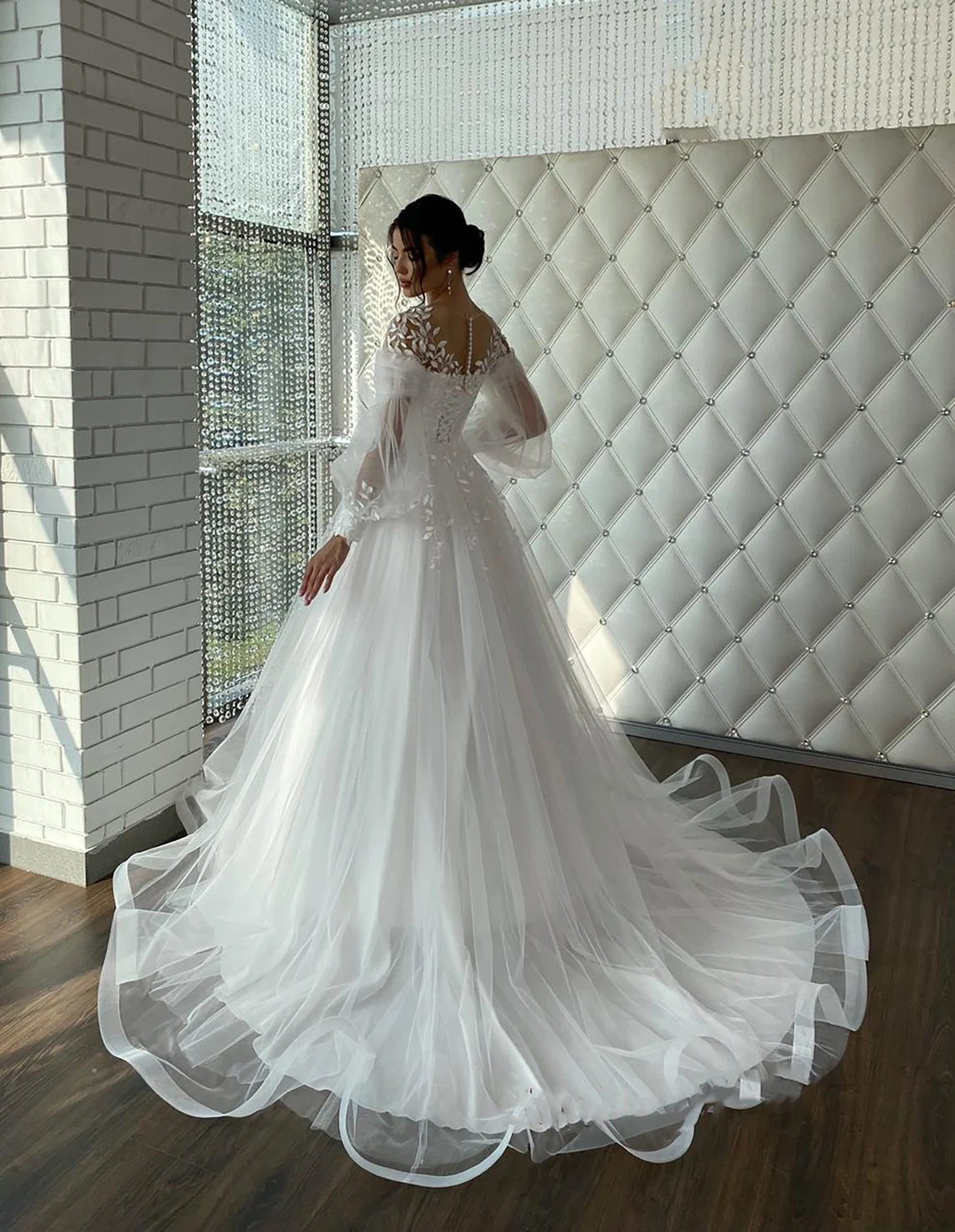 ウエディングドレス リーフ刺繍 オフホワイト ランタンスリーブ 花嫁  