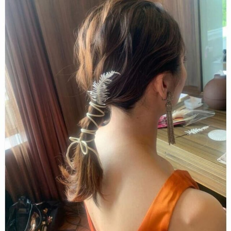 ウエディングドレス テラコッタ色 光沢サテン おしゃれ上級者に人気  