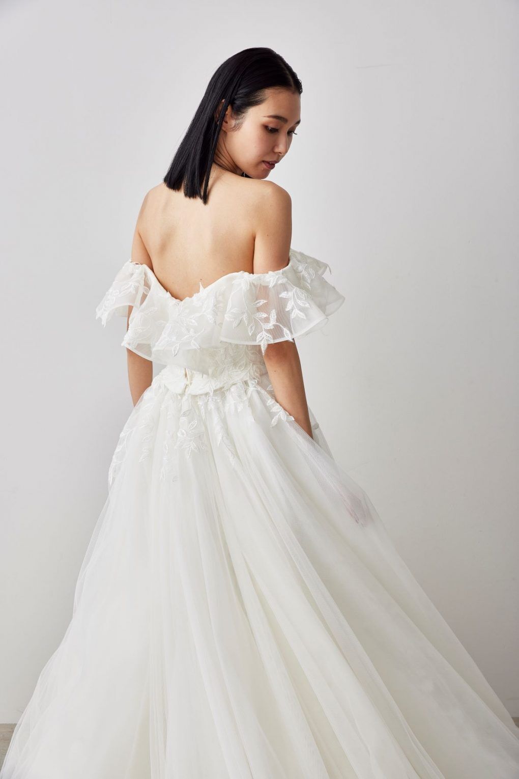 素敵 フリル 花柄 オールインワン ドレス 結婚式 ウェディングドレス ホワイトフリル袖 オフシェル 柔らかく