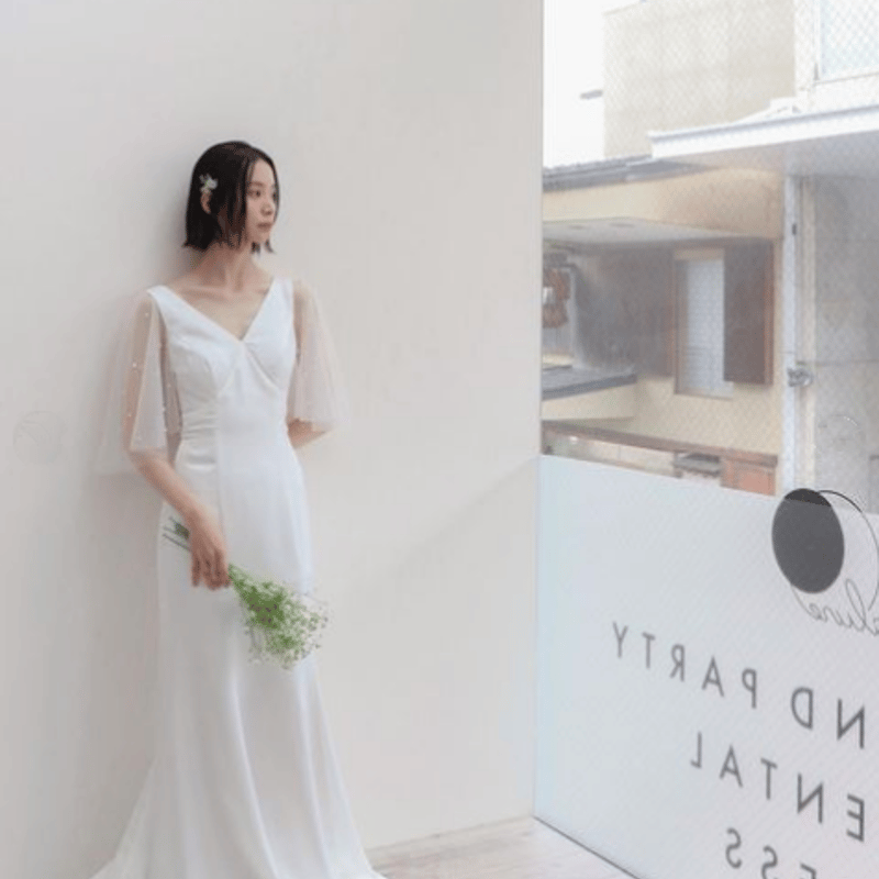 パール スレンダーライン フリル袖 エレガント Vネック 二次会 拳式  