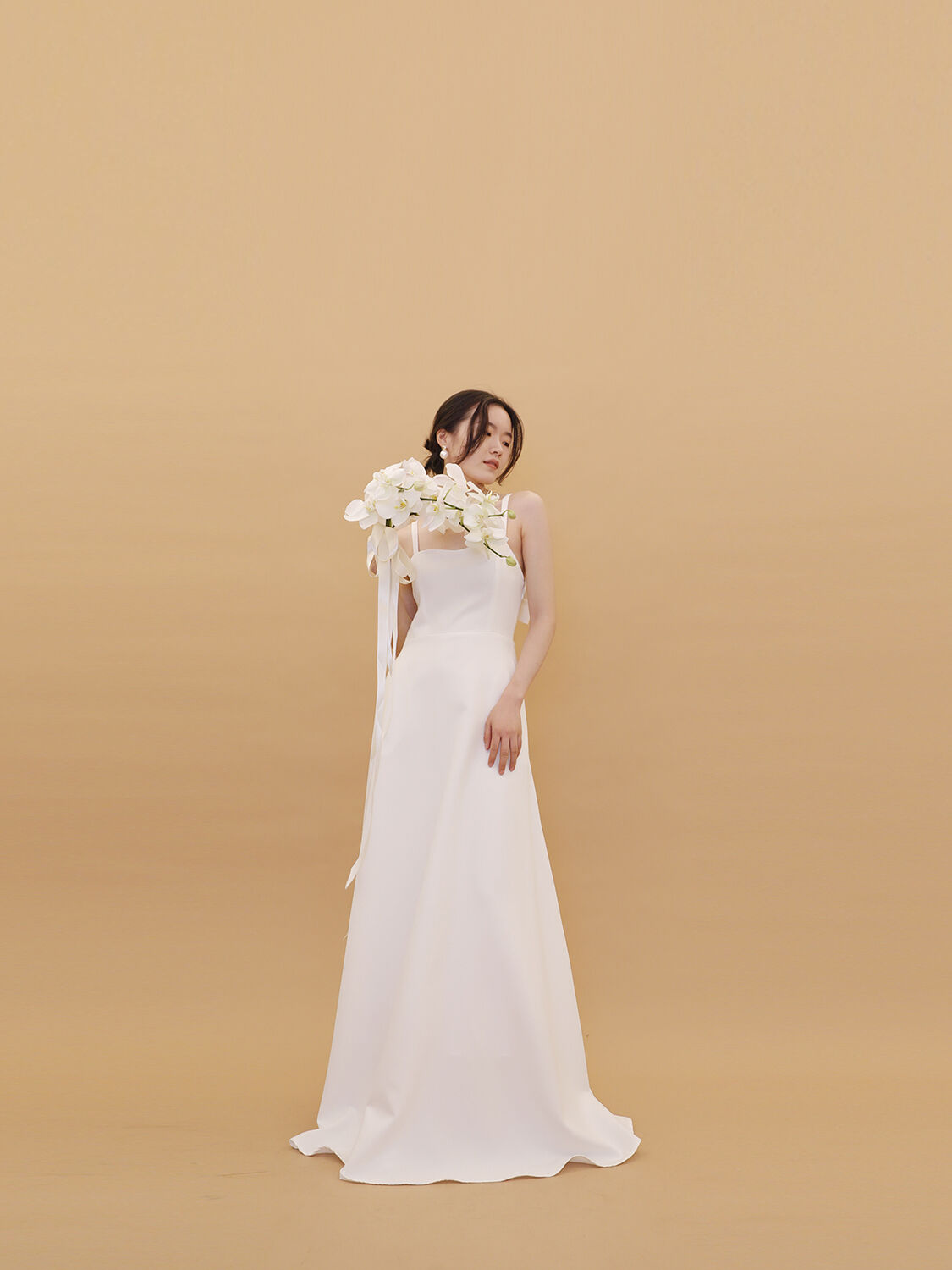 パーティードレス ホワイト キャミソール ふっくら柔らかなバック  