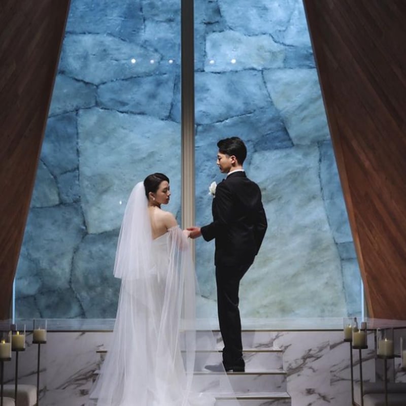 ウェディングドレス ホワイト 人気上昇！ オフショルダー 背中見せ  