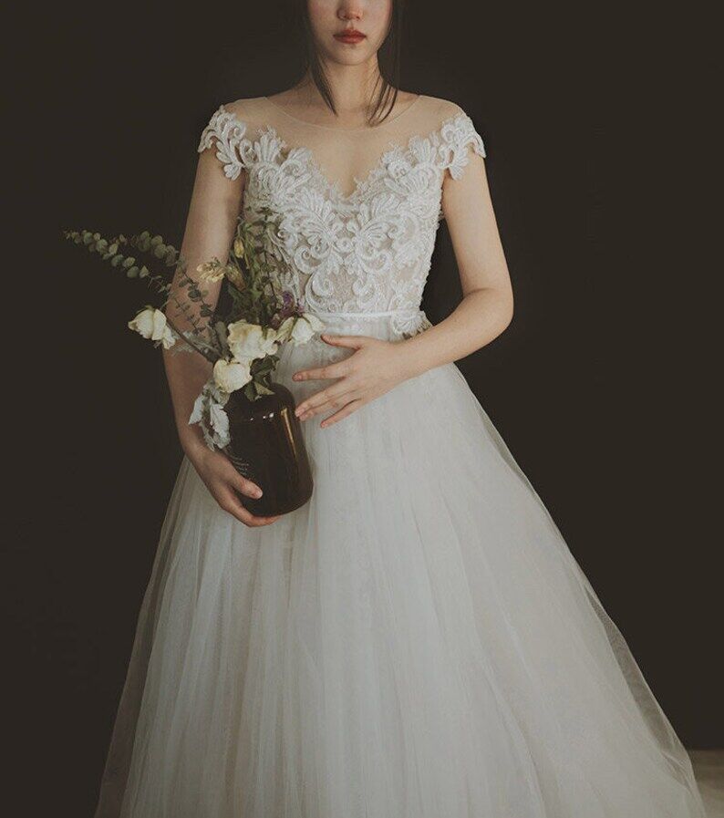 ウエディングドレス レース 背中見せ ソフトチュール エレガント  