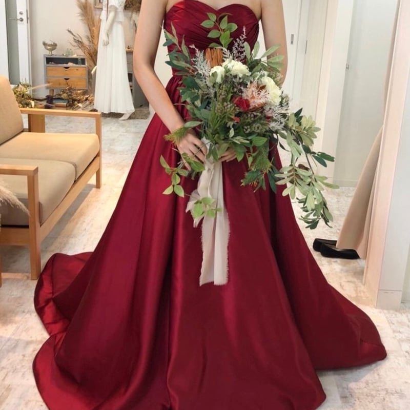 パーティードレス 赤 ベアトップ 花嫁 拳式 トレーン 編み上げ 可愛い  