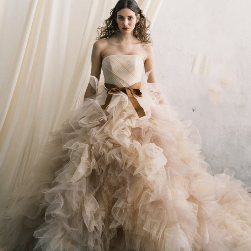 カラードレス 薄シャンパンの色 もこもこドレス サッシュベルト  