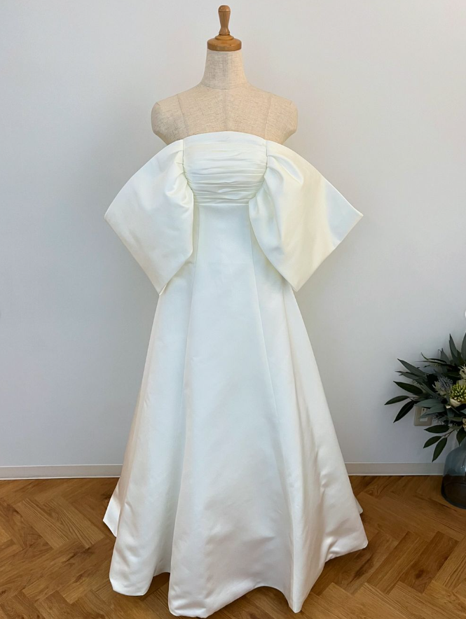 上品！ウェディングドレス ふっくら柔らかなバックリボン 可愛い  