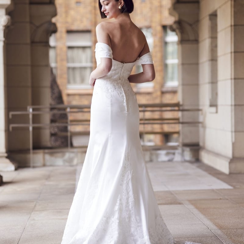ウェディングドレス マーメイドライン オフショルダー 繊細レース  