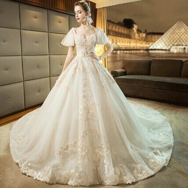 ウエディングドレス シャンパン色 ロングトレーン 繊細レース 編み上げ  