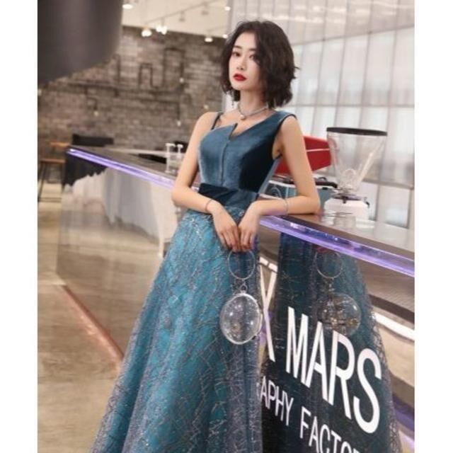 シンプルオシャレなデザインのノースリーブ イブニングドレス カラードレス ノースリーブ ブラック 深カット ロングドレス