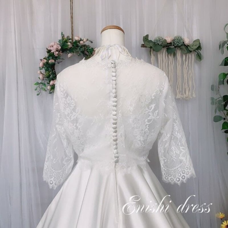 ウエディングドレス　前撮り、結婚式、二次会　くるみボタン　ボレロ ボレロ オフホワイト くるみボタン 短袖 魅惑の花レース 結婚式