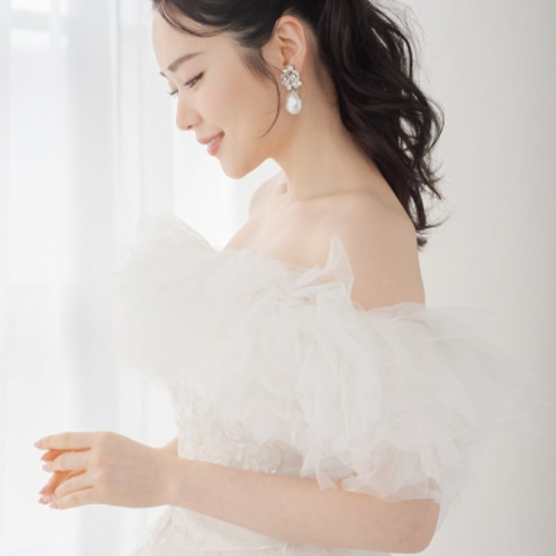 ウェディングドレス オフショルダー オフホワイト 結婚式 A ウェディングドレス オフショルダー オフホワイト 結婚式 A