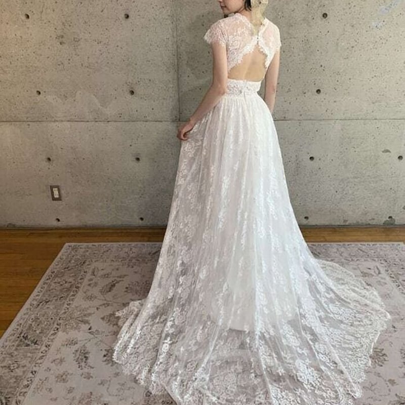 背中見せ 花嫁 ウエディングドレス 可愛い 結婚式 オールレース