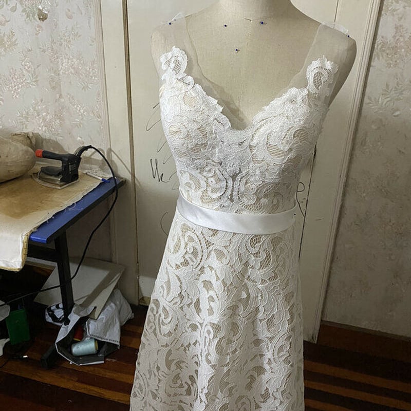 Vネック レース 背中見せ スレンダー ウエディングドレス 花嫁  