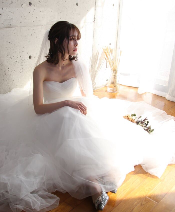 オフホワイト ウエディングドレス 花嫁 結婚式 拳式 可愛い 優しい  