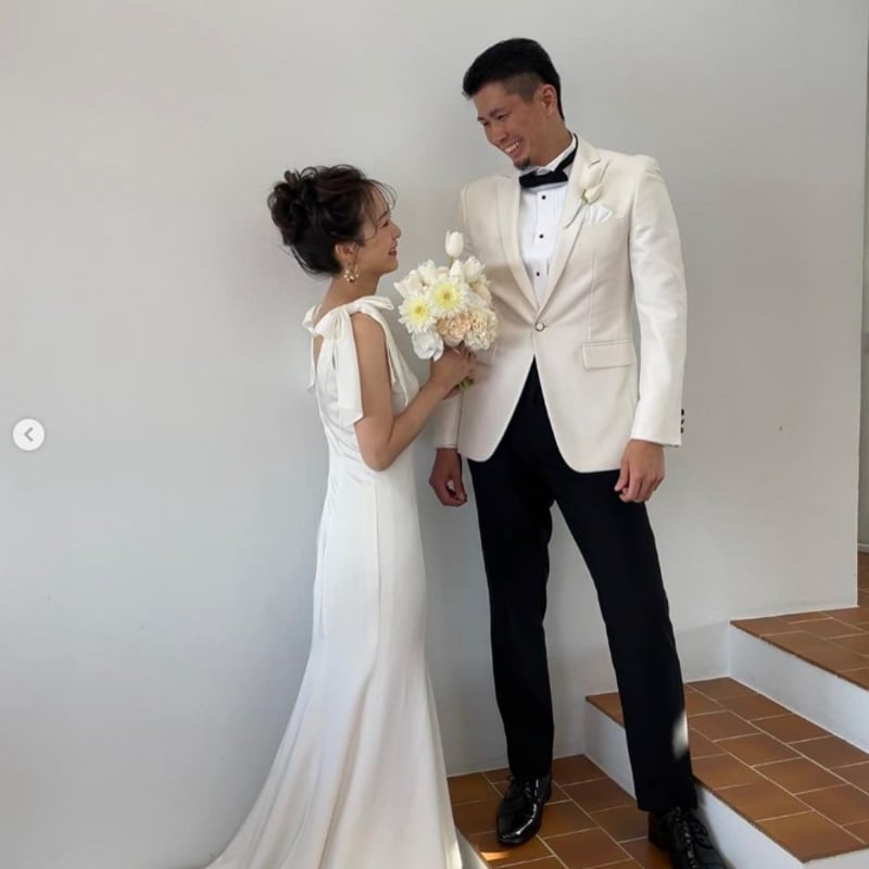 ウェディングドレス ホワイト 上品！ノースリーブ リボン Vネック 短  