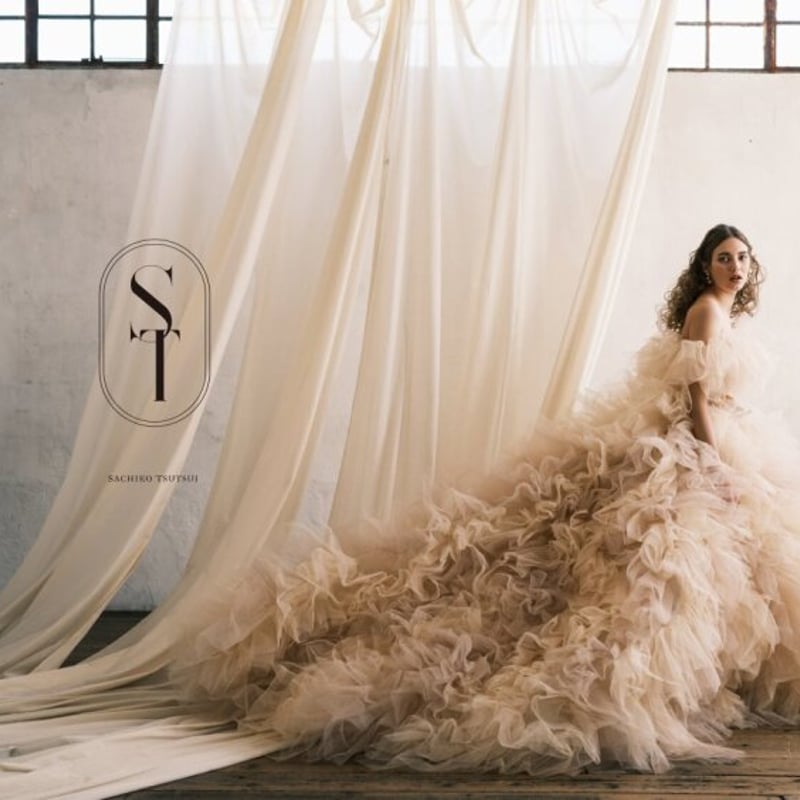 カラードレス 薄シャンパンの色 もこもこドレス サッシュベルト  