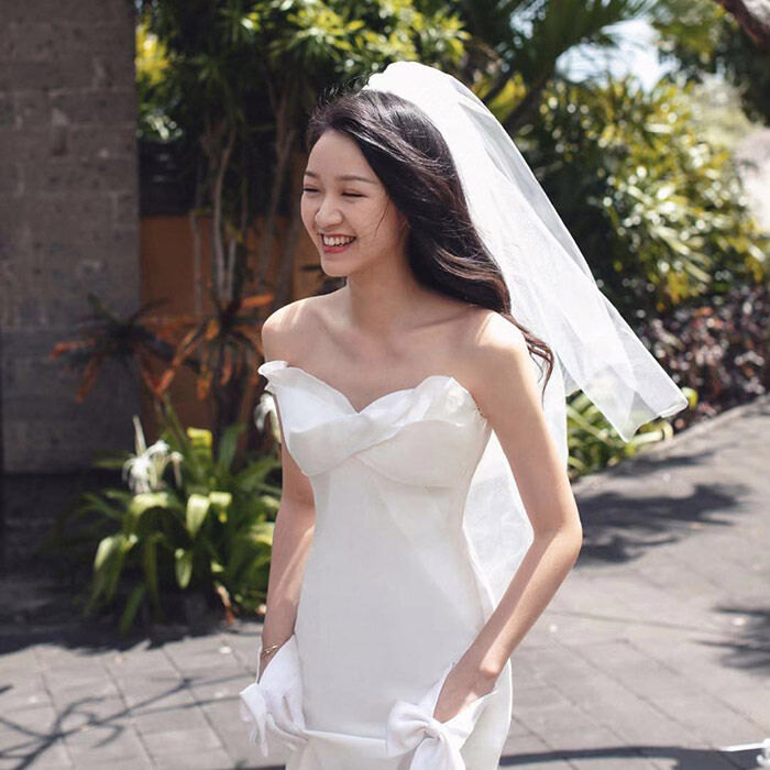 ウェディングドレス 花嫁 二次会 結婚式 パーティーに合う ウェディングドレス 花嫁 二次会 結婚式 パーティーに合う