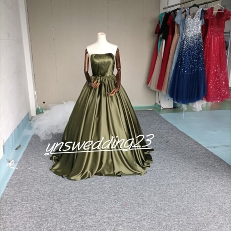 高品質！ カラードレス 深めな緑 光沢サテン ベアトップ 前撮り 結婚式  