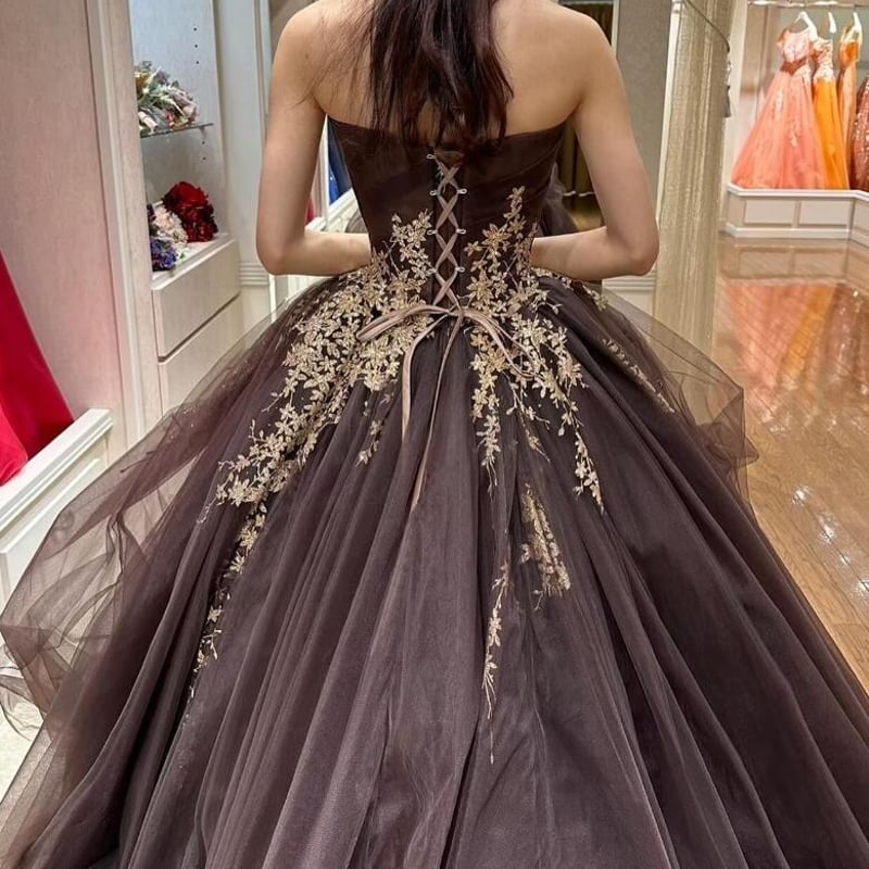 カラードレス ベアトップ シルバーグレー キラキラ光る刺繍 編み上げ  