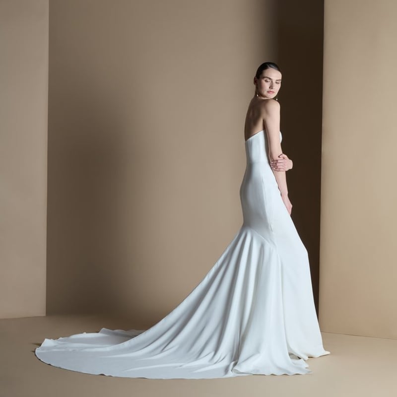 パーティードレス マーメイドライン ベアトップ 優雅なシルエット  