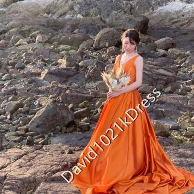 ウエディングドレス テラコッタ色 光沢サテン おしゃれ上級者に人気  