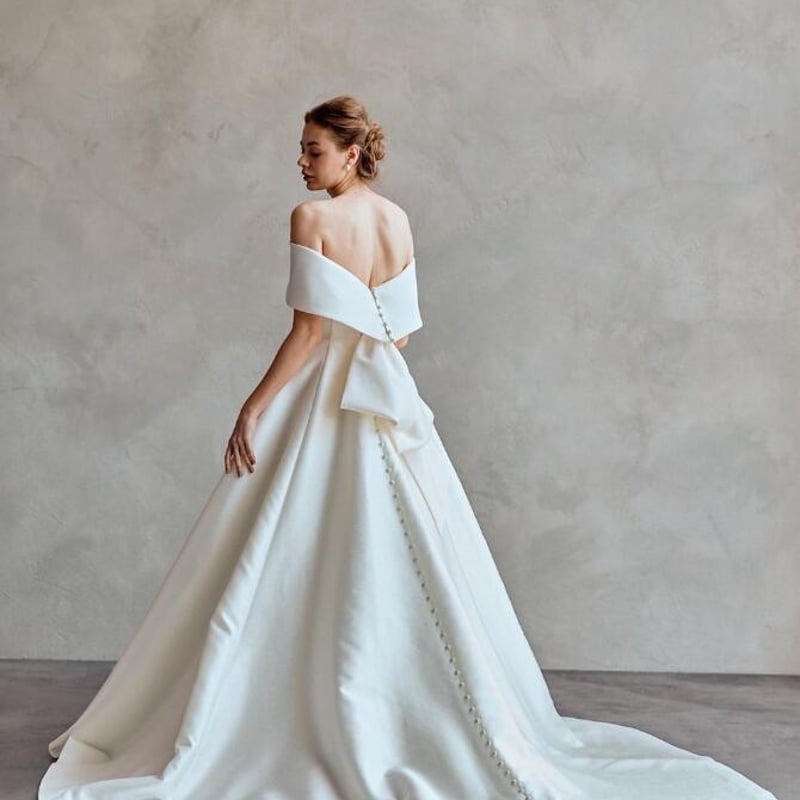 ウェディングドレス オフショルダー くるみボタン Aライン 大人っぽい  