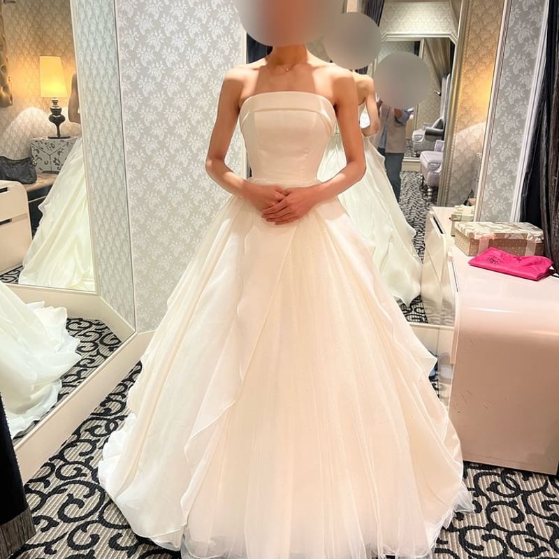 ウェディングドレス ベアトップ ラッフルフリル 可愛い エアリー感  