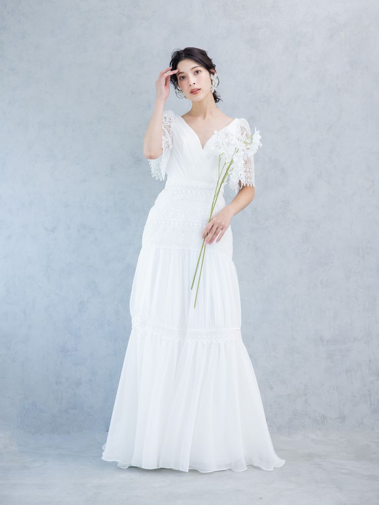 ウエディングドレス デザイン感 背中見せ Vネックドレス ラッフル  