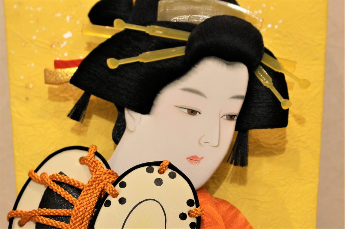 羽子板 むさしや豊山作 13号 本絹 つづみ（立て台付き