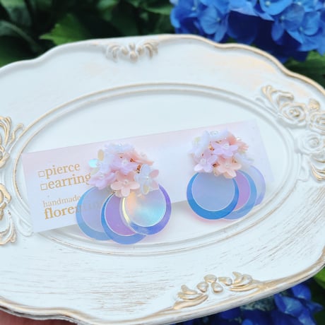 紫陽花の耳飾り◇ドレス（3色ミックスに大判スパンコール）