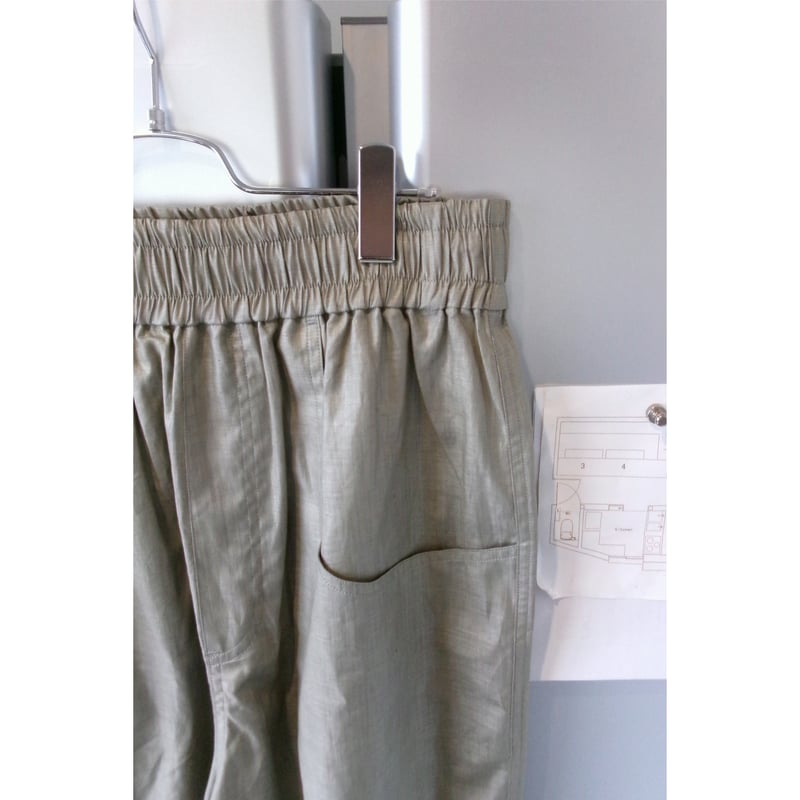 ABELIA EDWARD GOUCHA / SHIFTED SHORTS *KHAKI |